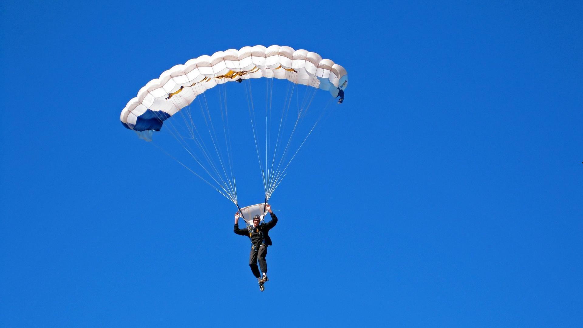 韦少接受右膝关节镜手术 确定缺席季前赛全部赛事