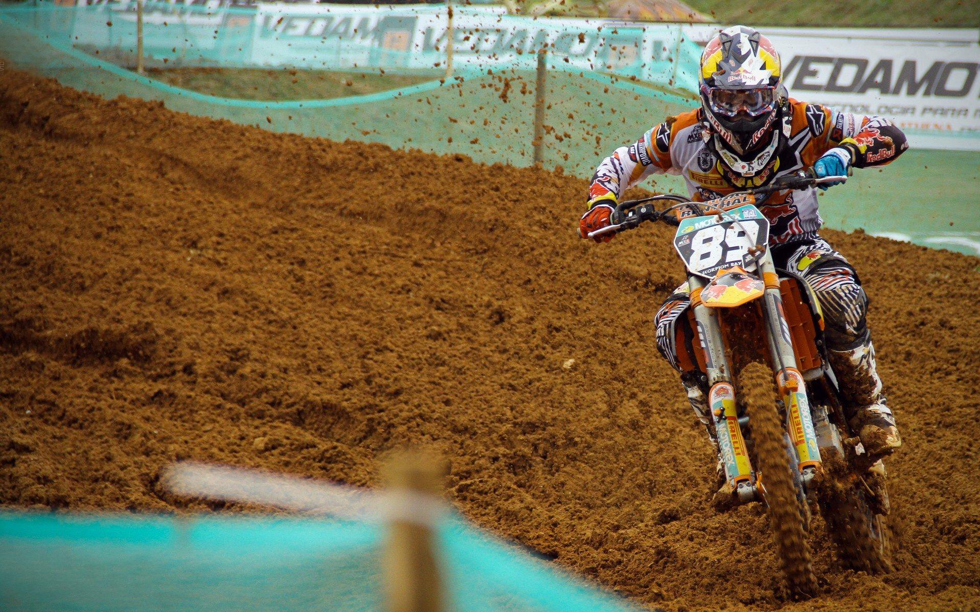 姚明零距离，主席化身球探亲临一线，中国男篮力克菲律宾信心倍增